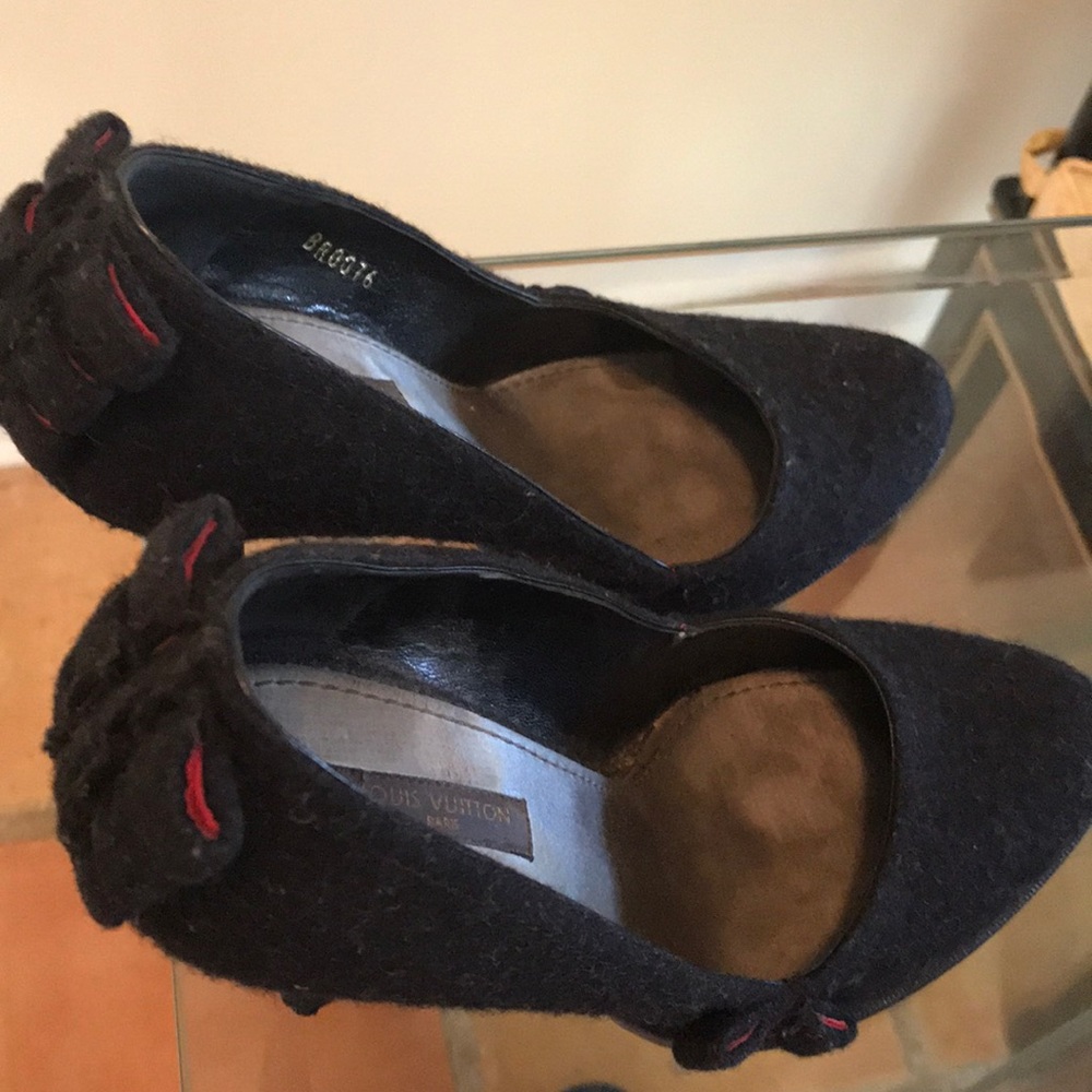 Louis Vuitton women’s high heel shoes - Picture 6 of 8